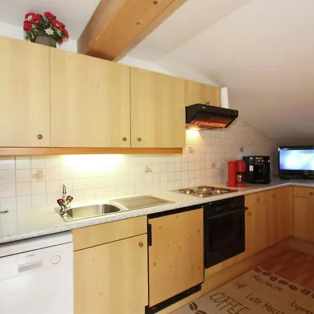 Daire Quaint In Near Lift